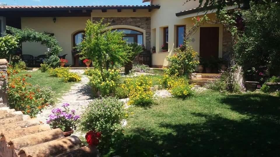 B&B Ottoulivi Sardara Exterior foto